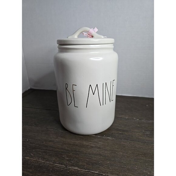 NWT Rae Dunn Artisan Be Mine Valentines Day Large Canister Gold Writing Ivory - Picture 1 of 9